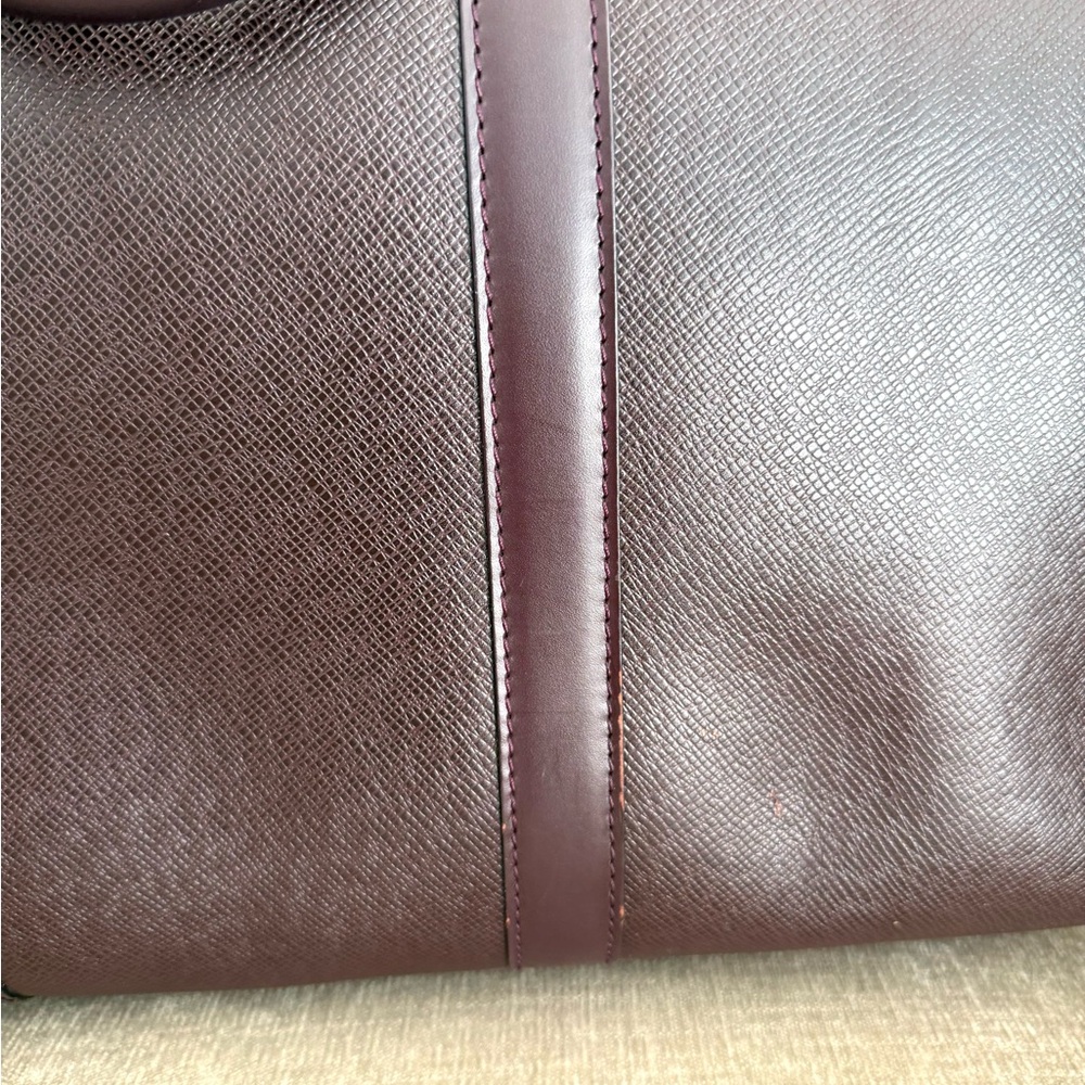 Authentic LOUIS VUITTON Taiga Kendall PM burgundy leather unisex travel bag - Picture 9 of 16